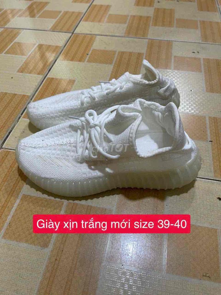 Giày thể thao Unisex Trắng Size 39-40. Mua bán Giày dép tại Quận 12 Tp Hồ Chí Minh được đăng bởi HT 86 hình 1