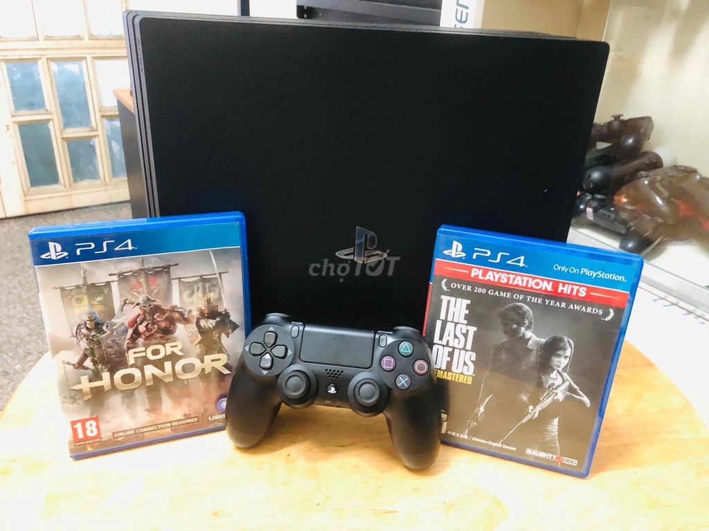 COMBO PS4 PRO 7218B 2 GAME TLOU + FOR HONOR