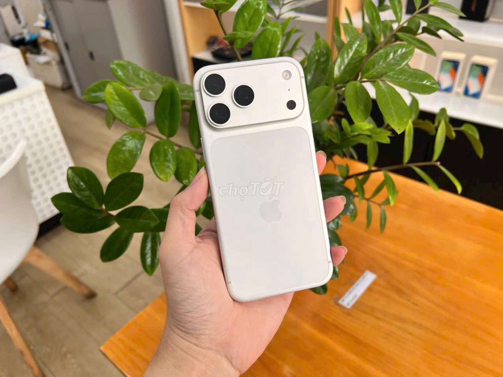 iPhone 17 Pro Max 256GB Trắng VN/A. Mua bán Điện thoại tại Quận Liên Chiểu Đà Nẵng được đăng bởi Về Quá Khứ hình 1