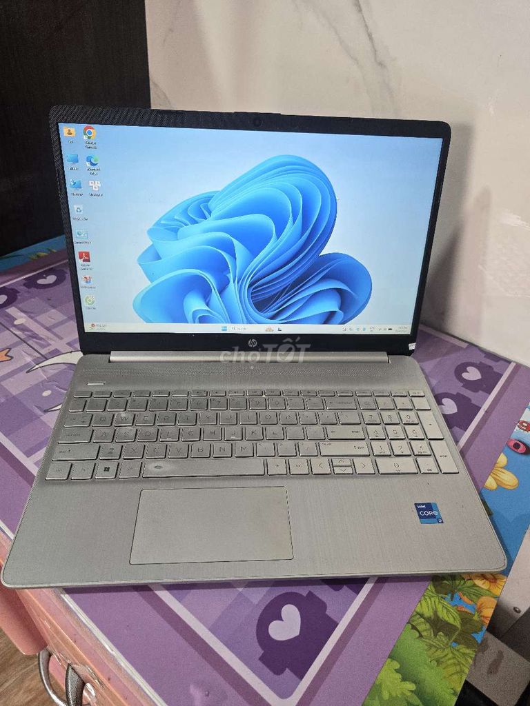HP 15s-fq5147TU i7-1255U/8G/512G/15.6" FHD.vỏ trầy. Mua bán Laptop tại Quận 12 Tp Hồ Chí Minh được đăng bởi Cầm Đồ Thanh Lý hình 1