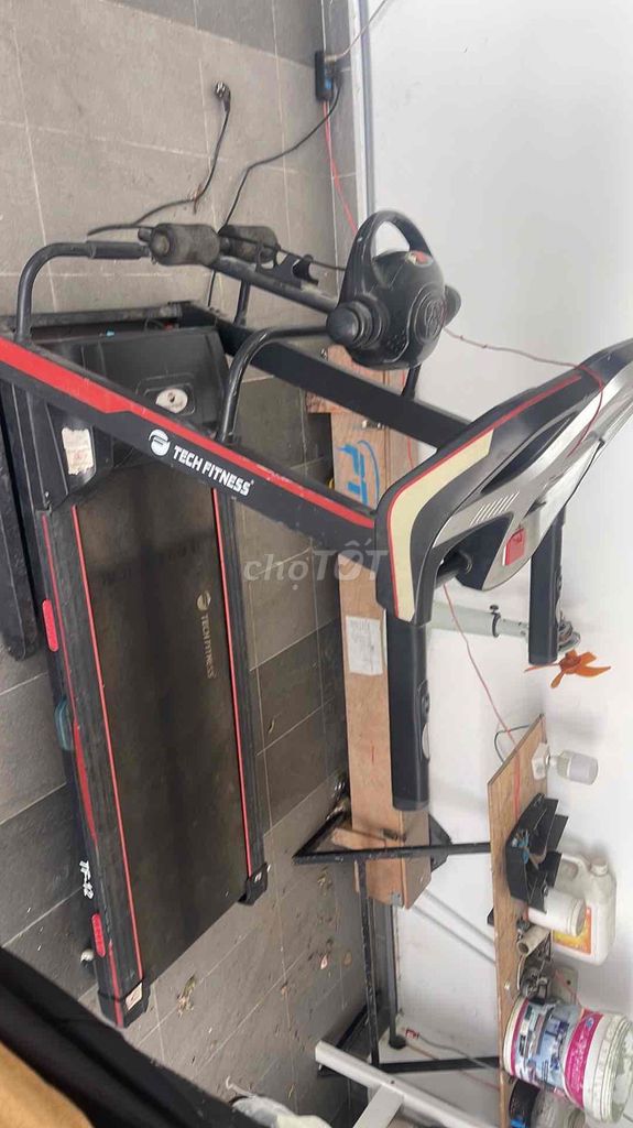 Máy chạy bộ Tech Fitness Đen, Đỏ, Trắng. Mua bán Đồ thể thao, Dã ngoại tại Thành phố Thủ Dầu Một Bình Dương được đăng bởi Mr Bằng hình 1