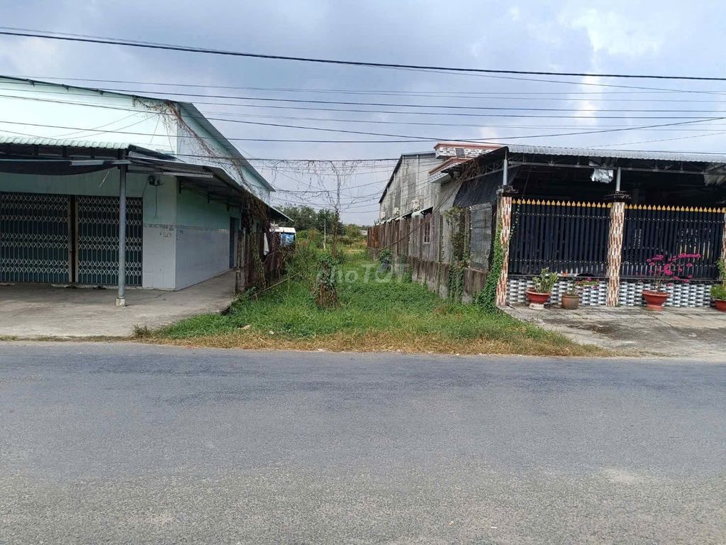 Bán gấp lô đất 550m2 thổ cư đường Gia Huỳnh Phường Trảng Bàng 950triệu