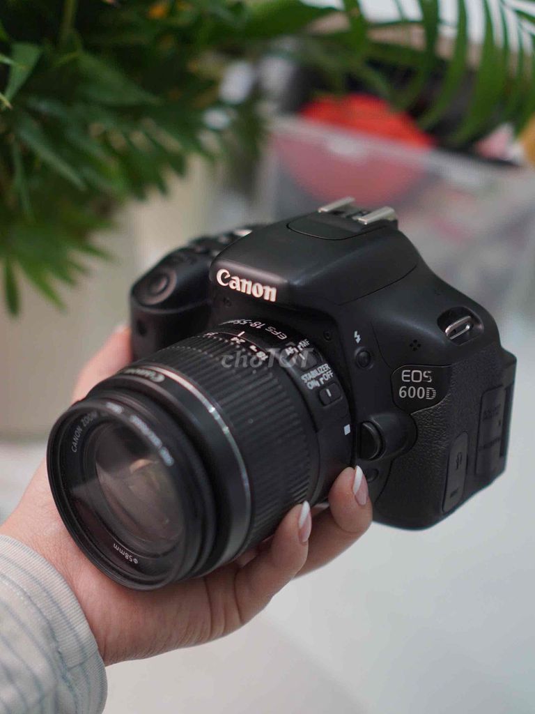 Máy ảnh Canon 600D DSLR Đen 99%. Mua bán Máy ảnh, Máy quay tại Quận Bình Thạnh Tp Hồ Chí Minh được đăng bởi Trâmm Annh hình 1