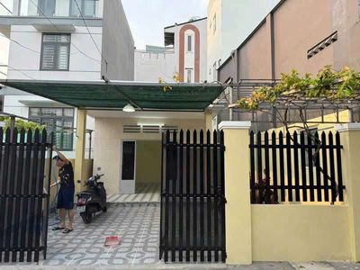 Nhà phố 140 m² · 2 PN · Đường Bình Phú