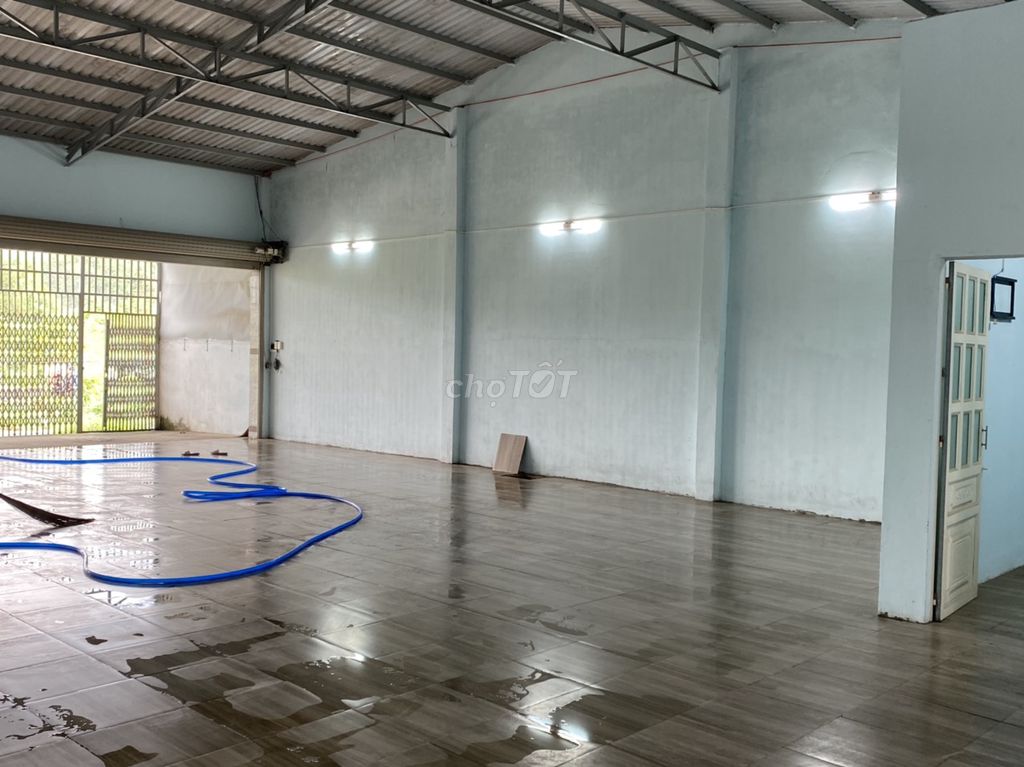 Cho thuê MB kinh doanh, kho chứa hàng 200m2, sát ngã tư và chợ Tân Quy. Cho thuê văn phòng, mặt bằng kinh doanh tại Huyện Củ Chi Tp Hồ Chí Minh được đăng bởi Quynh Anh hình 2