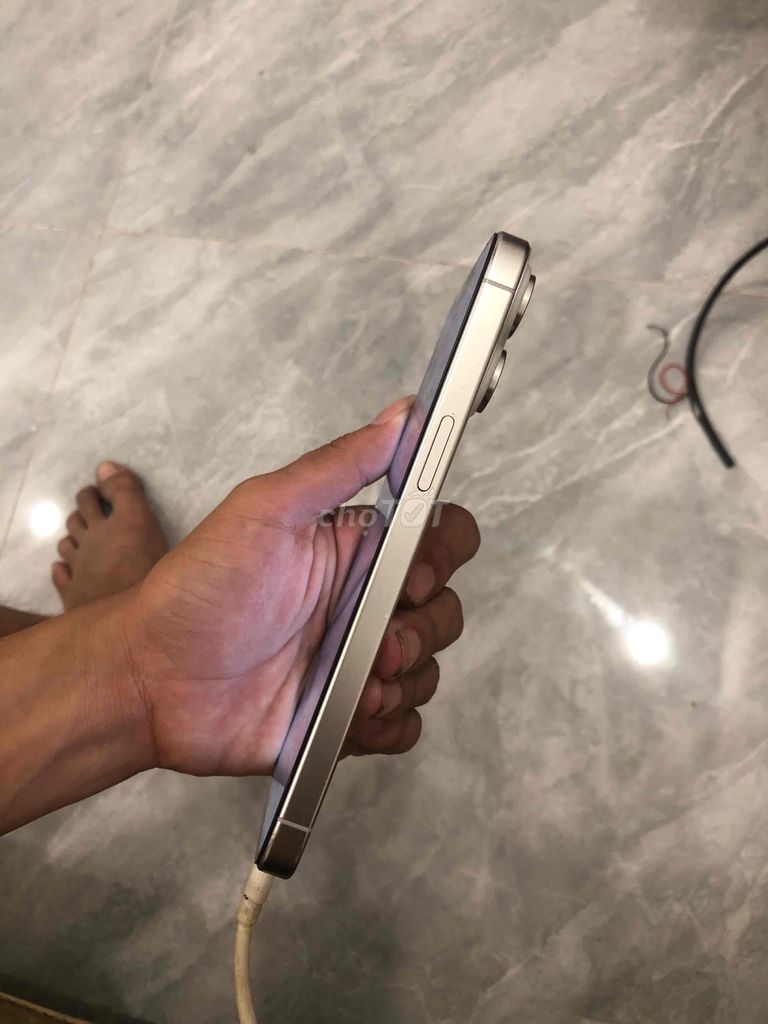iPhone 15 Pro Max 256GB Trắng. Mua bán Điện thoại tại Quận Liên Chiểu Đà Nẵng được đăng bởi Tan Nhat hình 1