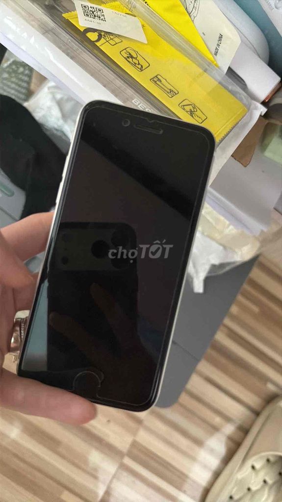 Apple iPhone SE Trắng Đã qua sử dụng Mất vân tay. Mua bán Điện thoại tại Quận Cẩm Lệ Đà Nẵng được đăng bởi trần Linh  hình 1