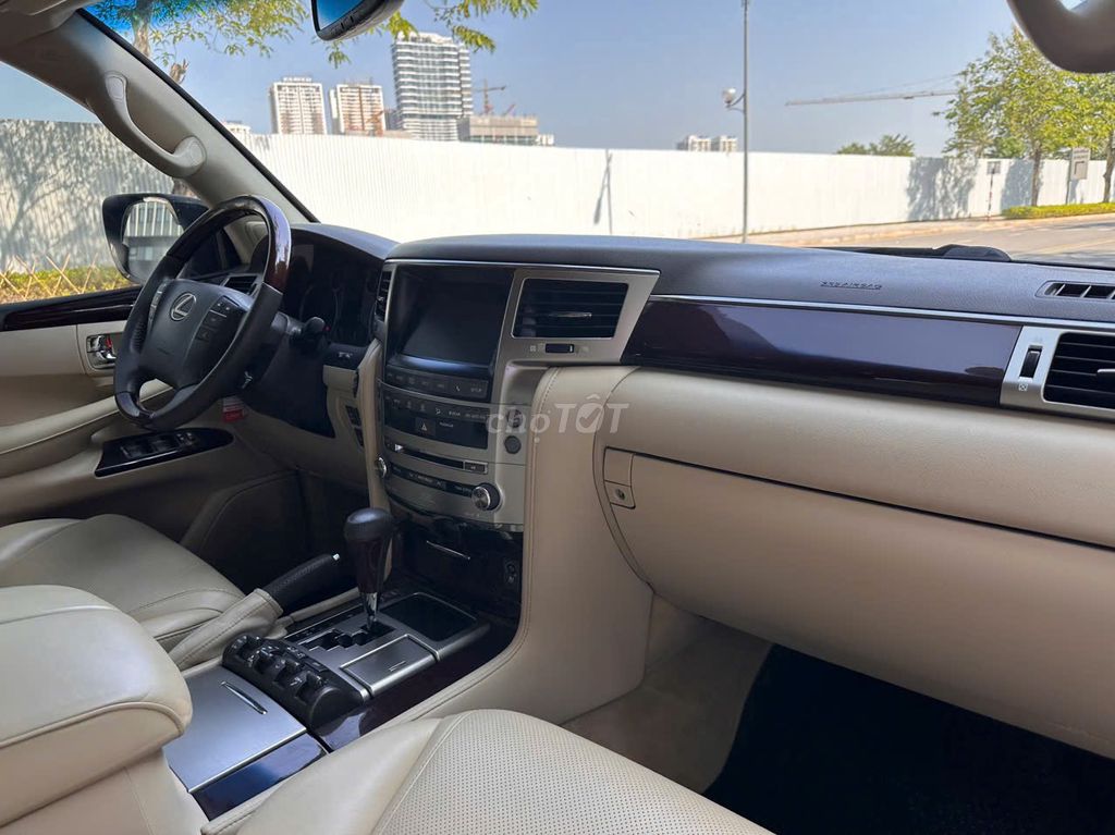 Lexus LX570 2012  - 20000 km. Mua bán Ô tô tại Quận Cầu Giấy Hà Nội được đăng bởi khanh truong hình 4