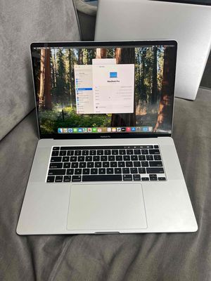 Apple MacBook Pro 2019 i7 16 inch 16GB/512GB Like