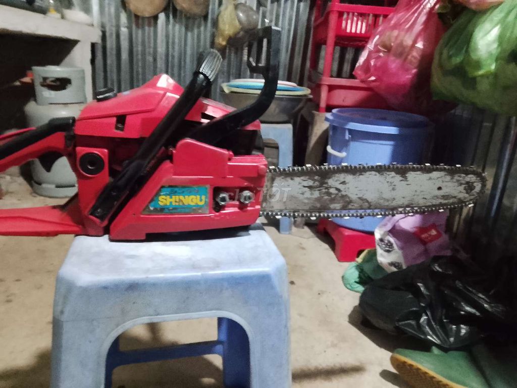 Máy cưa xích xăng Shingu SV3510 Đỏ. Mua bán Đồ chuyên dụng, Giống nuôi trồng tại Huyện Chợ Lách Bến Tre được đăng bởi Tran thanh linh hình 1