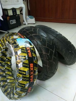 Lốp xe ga Maxxis 110/70-11 Vespa Mới. Mua bán Phụ tùng xe tại Quận Hai Bà Trưng Hà Nội được đăng bởi Lê Minh Thúy