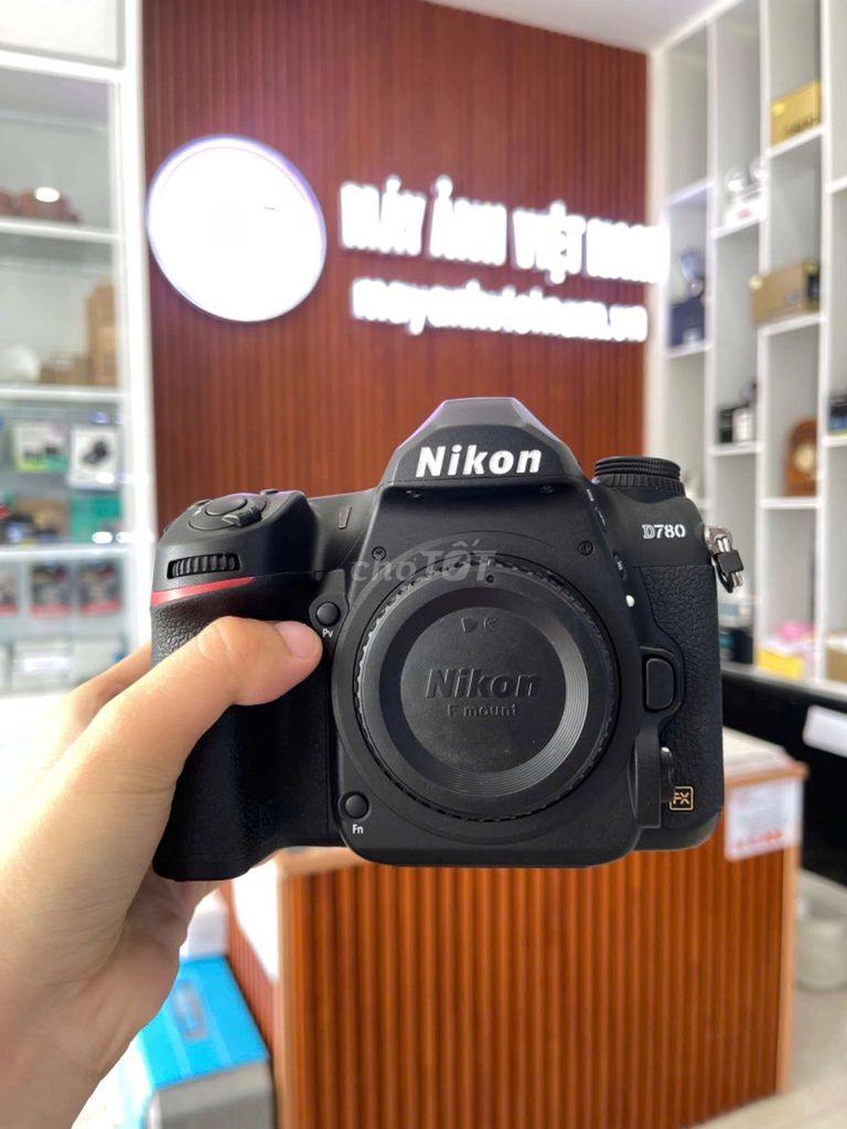 Nikon D780