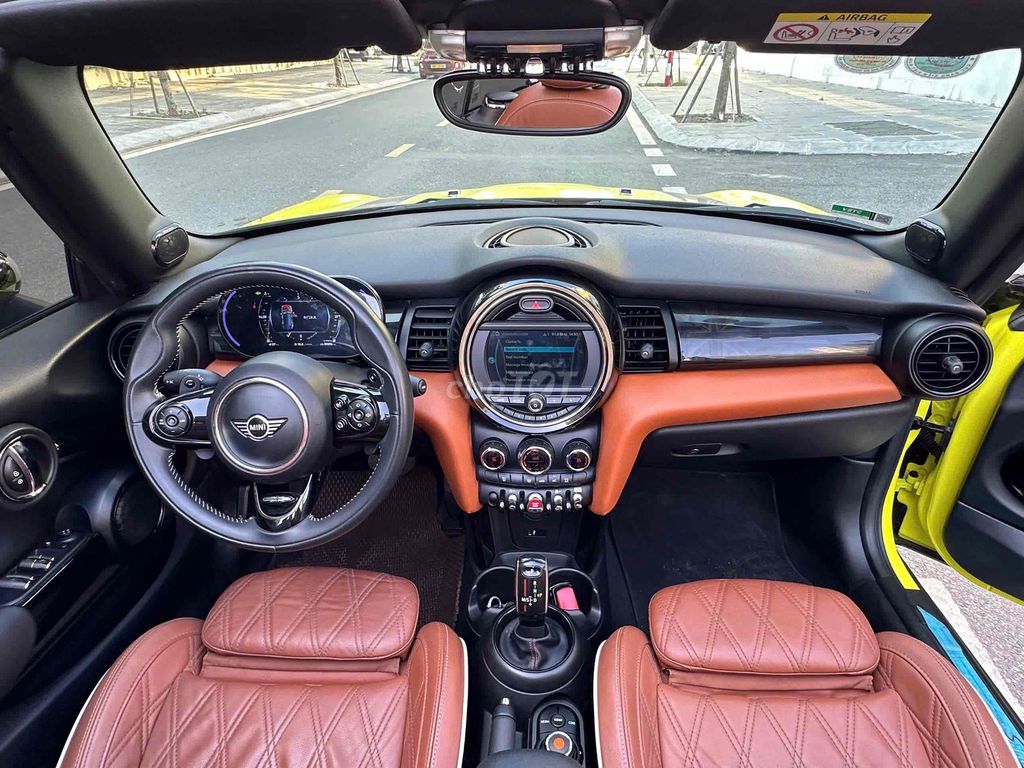MINI Cooper S mui trần sx 2018 siêu đẹp. Mua bán Ô tô tại Quận Cầu Giấy Hà Nội được đăng bởi Cao Quý hình 12