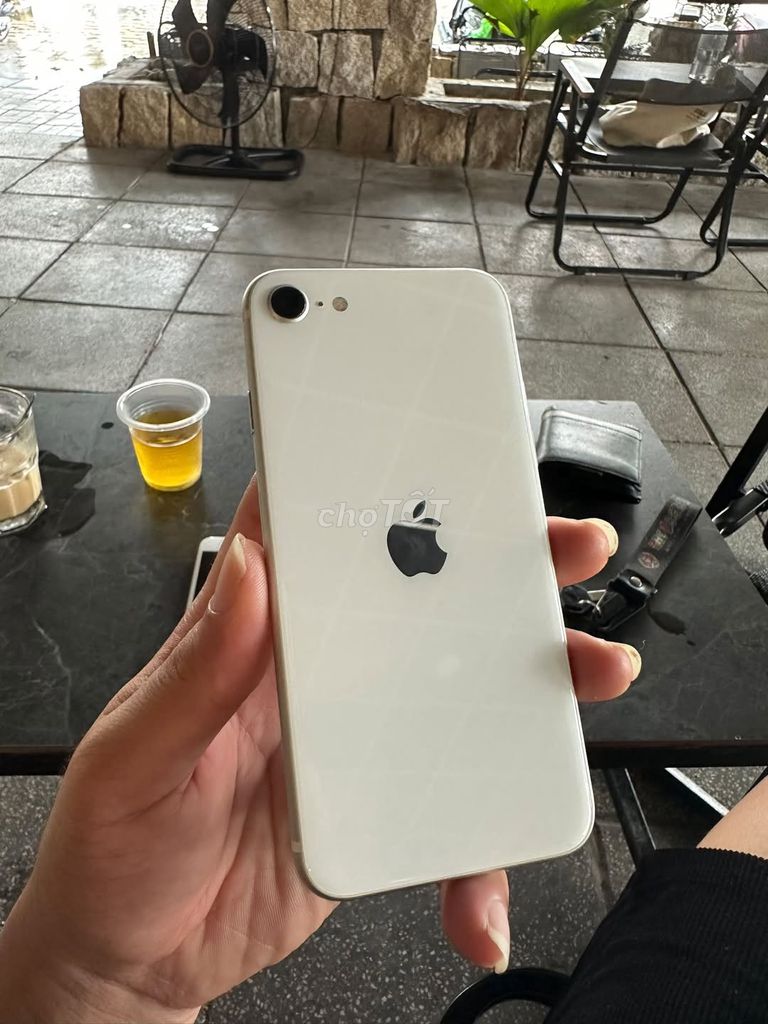 Apple iPhone SE 64GB Trắng Zin áp đẹp keng. Mua bán Điện thoại tại Quận 10 Tp Hồ Chí Minh được đăng bởi Hội Đồ Điện Tử hình 1