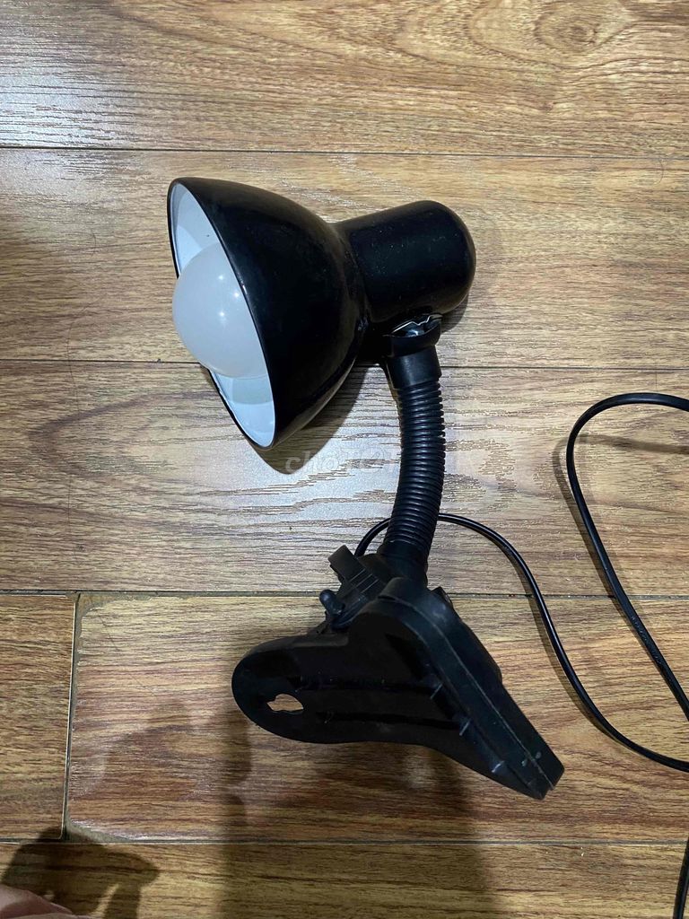 Đèn kẹp bàn nhựa Đen. Mua bán Đèn tại Quận Hai Bà Trưng Hà Nội được đăng bởi Ha Ha hình 1