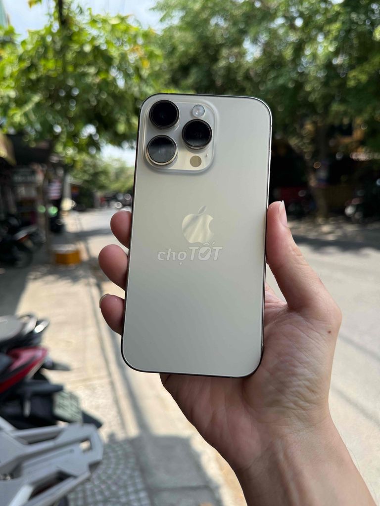 iPhone 14 Pro 256GB gold lla mới 97%. Mua bán Điện thoại tại Quận Liên Chiểu Đà Nẵng được đăng bởi Huy hình 1