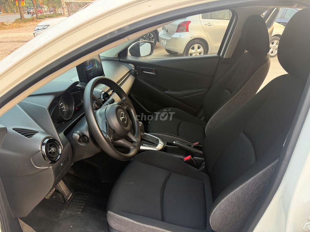Mazda 2 AT sản xuất 2024, sơn nguyên bản 99%. Mua bán Ô tô tại Quận Long Biên Hà Nội được đăng bởi Long Biên Cars hình 10
