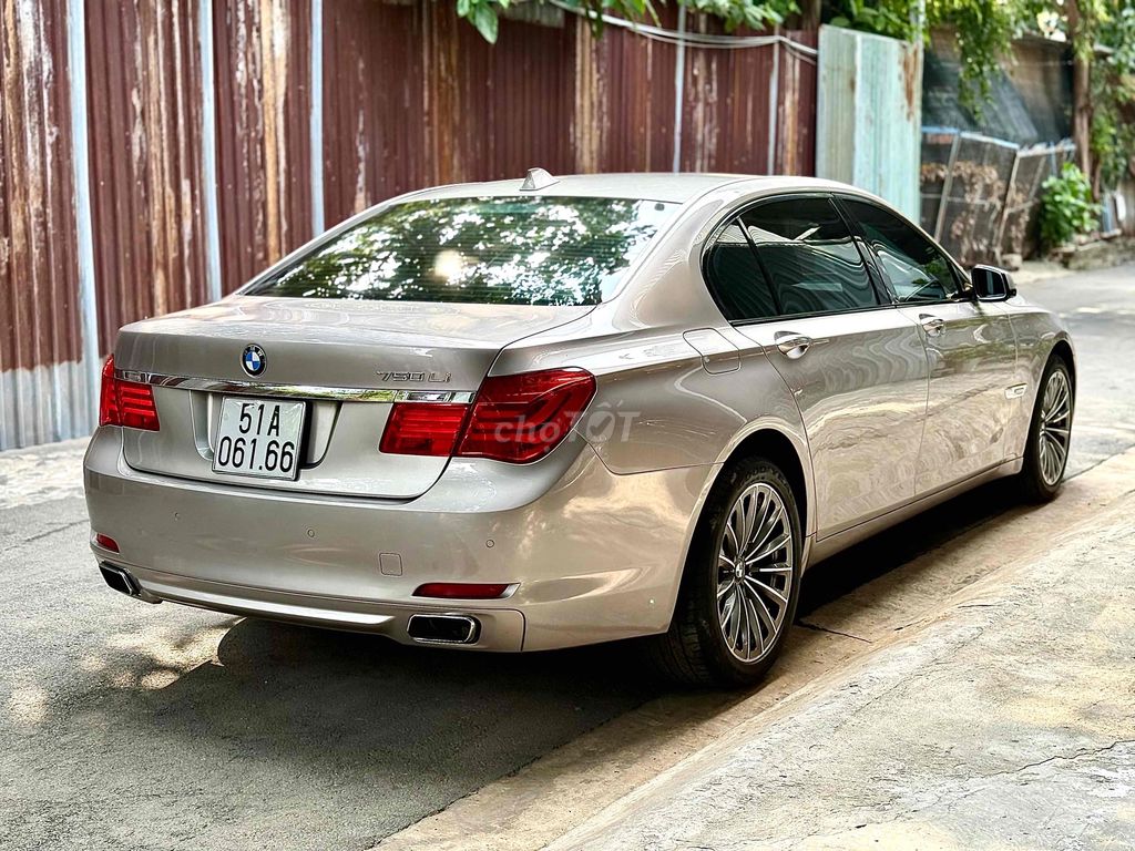 BMW 7 Series 2009 F02 new model dkld 2011. Mua bán Ô tô tại Quận Tân Phú Tp Hồ Chí Minh được đăng bởi Lê Băng Vinh hình 6