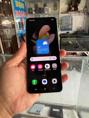 galaxy Z Flip 4 màn zin đóm nhẹ iu. Mua bán Điện thoại tại Huyện Củ Chi Tp Hồ Chí Minh được đăng bởi nguyễn quốc Thắng