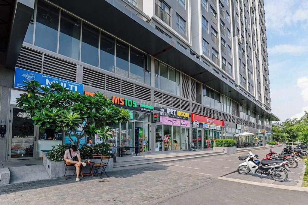 Bán Gấp SHOPHOUSE Mặt Tiền Giá 7.4x Tỉ ,DT 107m2, Mặt Chính WESTGATE