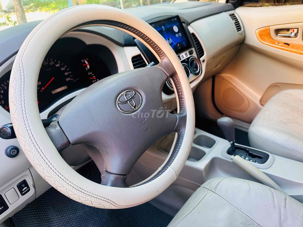 Toyota Innova, автомат, в отличном состоянии