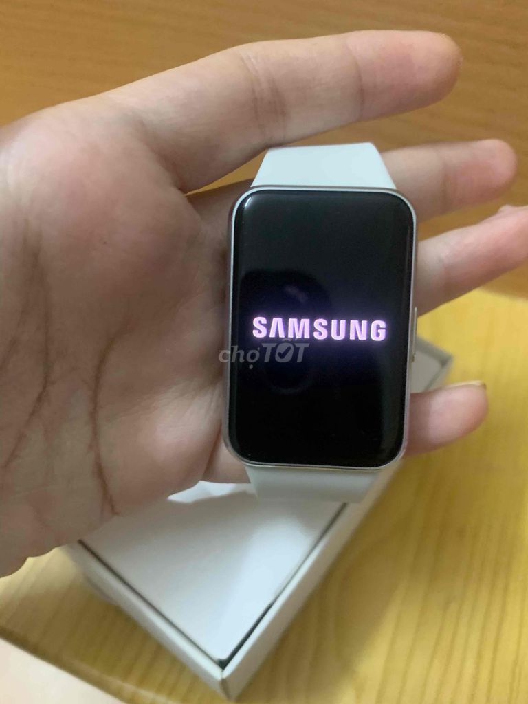 Đồng hồ Samsung Galaxy Fit 3 mới 100%