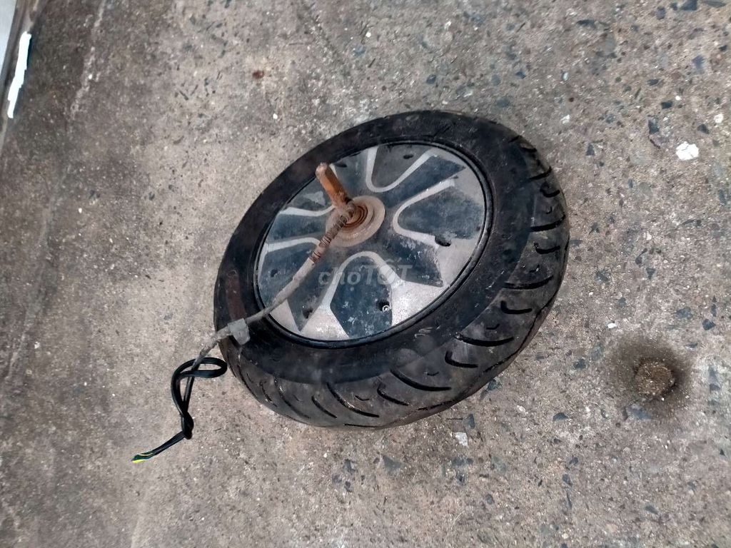 Bánh xe điện. Mua bán Phụ tùng xe tại Quận Cẩm Lệ Đà Nẵng được đăng bởi Huynh NGoc Duy hình 2