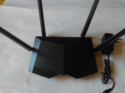 Router wifi Tenda AC6 chuẩn AC1200Mbps băng tầnkép