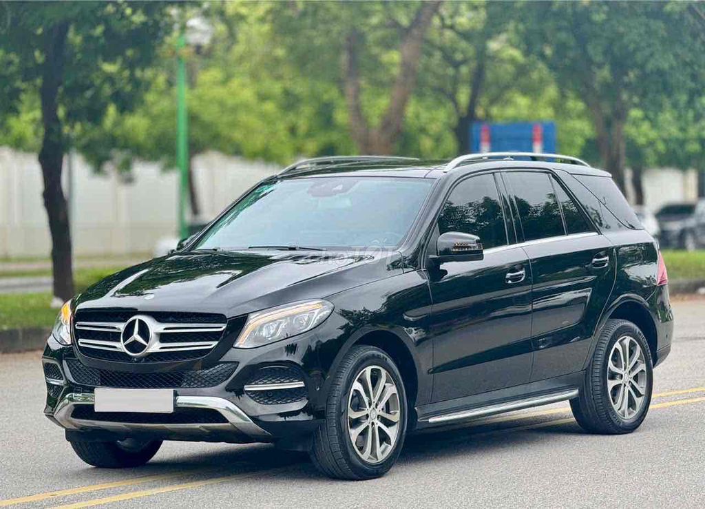 Mercedes Benz GLE 400 4Matic đen/kem 2016. Mua bán Ô tô tại Quận Long Biên Hà Nội được đăng bởi Trang Gala hình 1