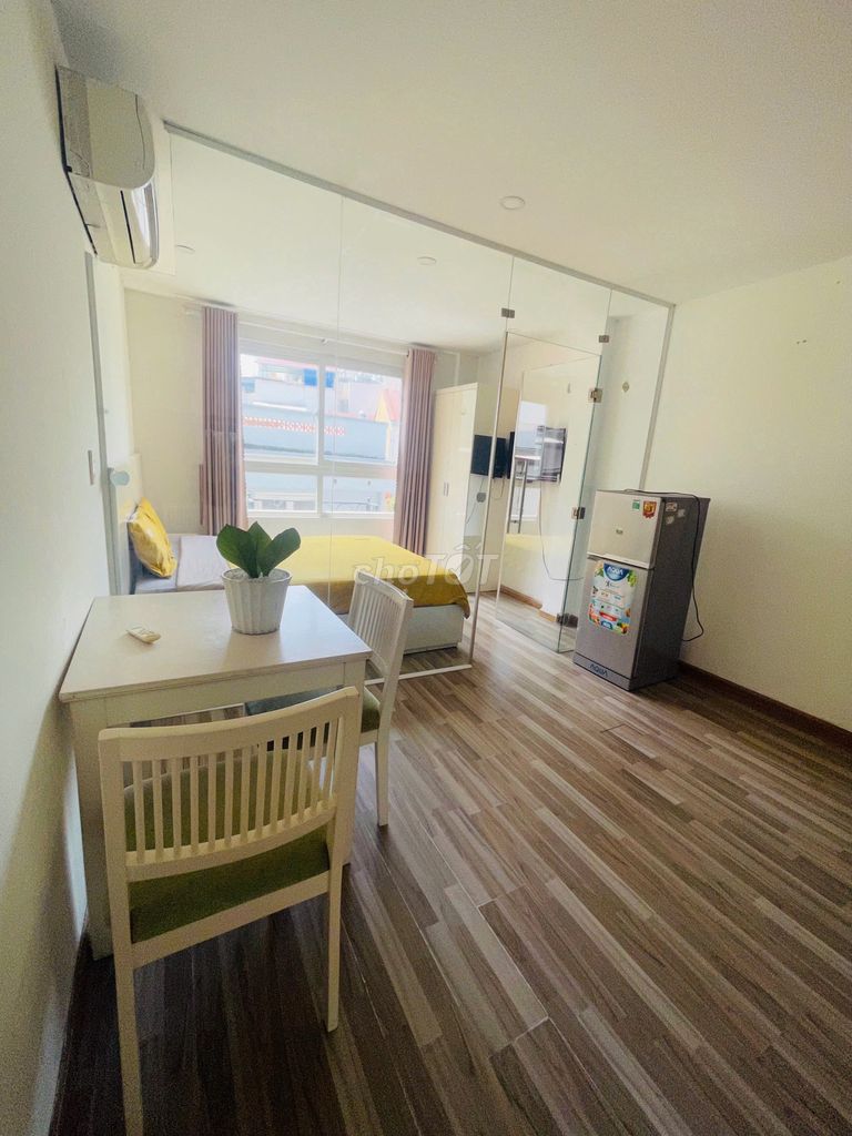 Căn hộ 30m view bầu trời trung tâm Q1