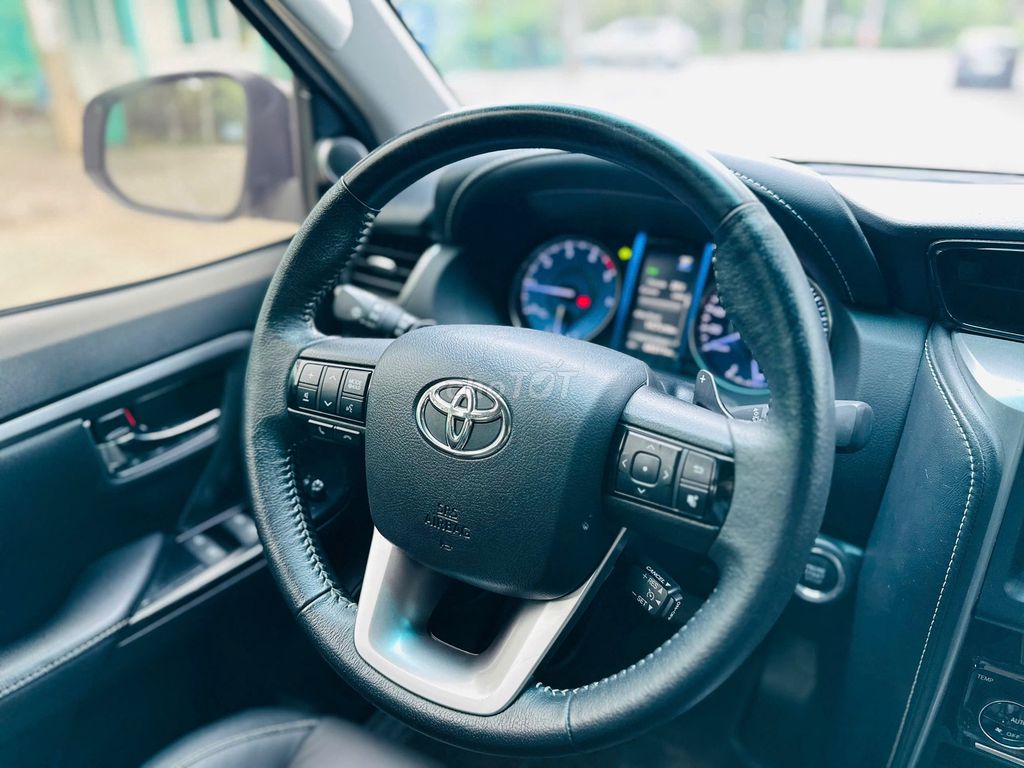 Toyota Fortuner Dầu 2.4 4x2 AT 2022 - 68000 km. Mua bán Ô tô tại Thành phố Dĩ An Bình Dương được đăng bởi Siêu Thị Ô Tô Bình Dương  hình 14