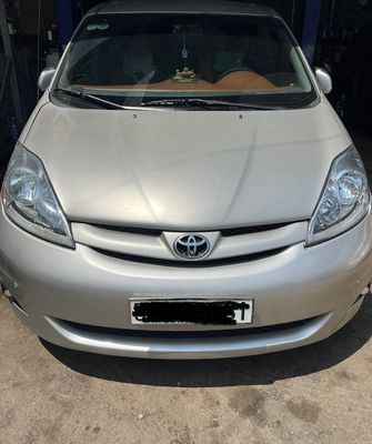 Toyota Sienna LE Vàng cát