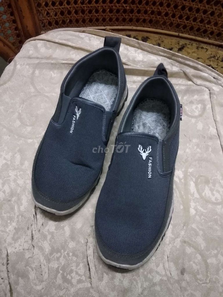 🍋 Giày slip on đi chơi,đi bộ,size 39 fit 40,ship