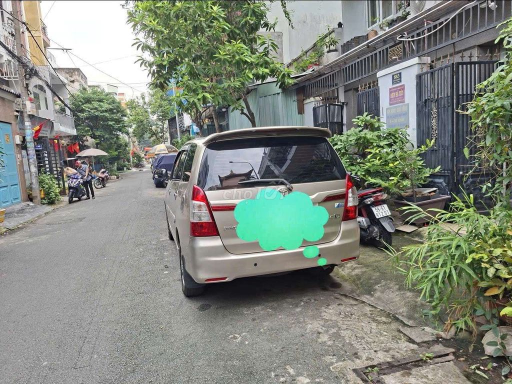 Anh mình bán Inova2015 số sàn, ~100kkm,xe gia đình. Mua bán Ô tô tại Quận Tân Phú Tp Hồ Chí Minh được đăng bởi Bao hình 4