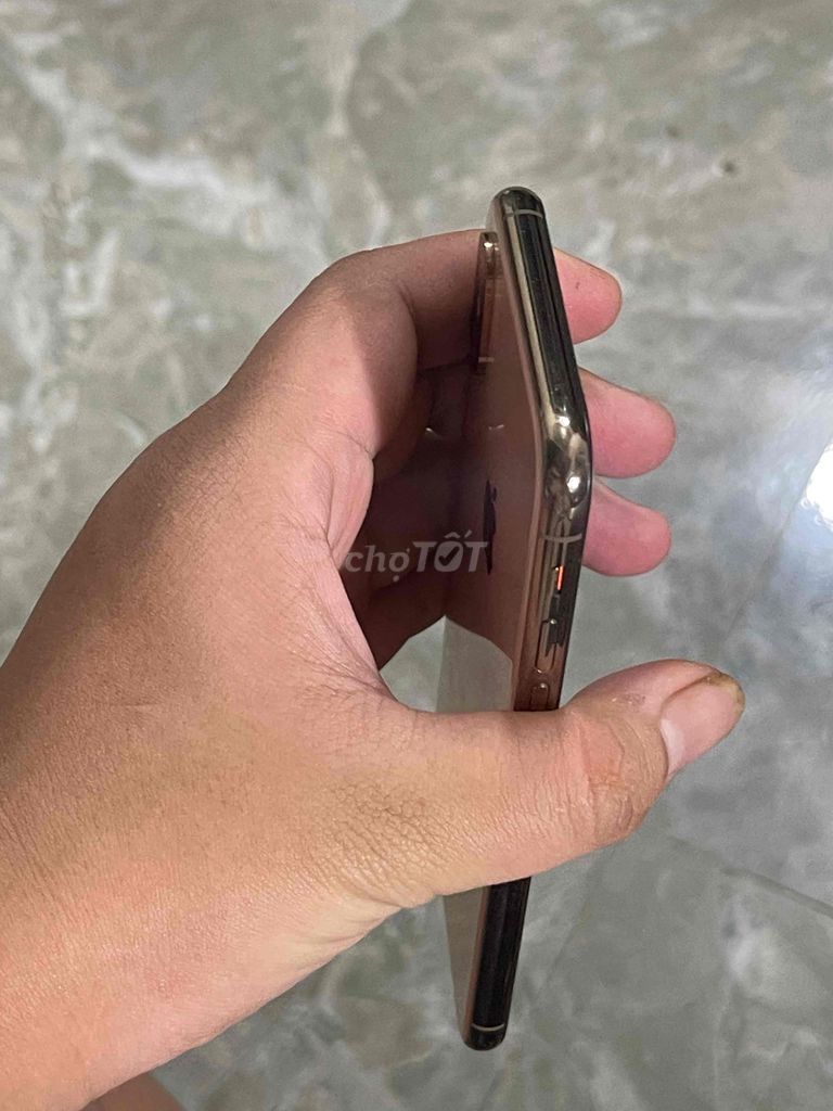 Apple iPhone Xsm Vàng Like New. Mua bán Điện thoại tại Thành phố Buôn Ma Thuột Đắk Lắk được đăng bởi Phong hình 1
