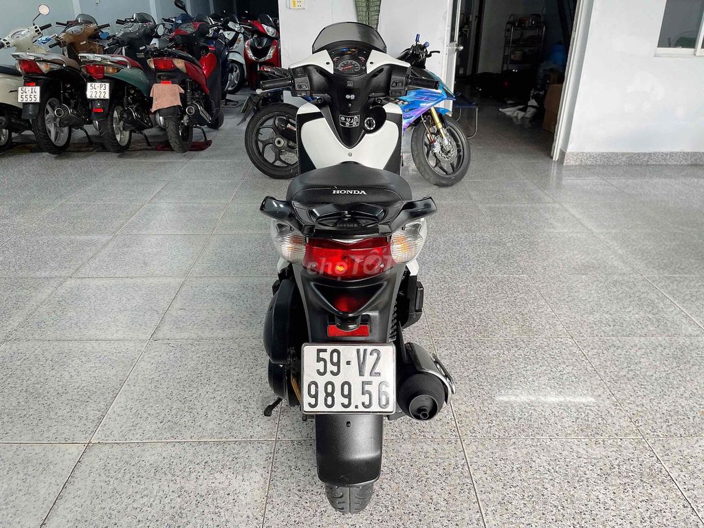 Nguyên con Sh 150cc Ý 2010 vô 4 món @ .Siêu Đẹp.❤️. Mua bán Xe máy tại Quận 12 Tp Hồ Chí Minh được đăng bởi LeeteeHung hình 4