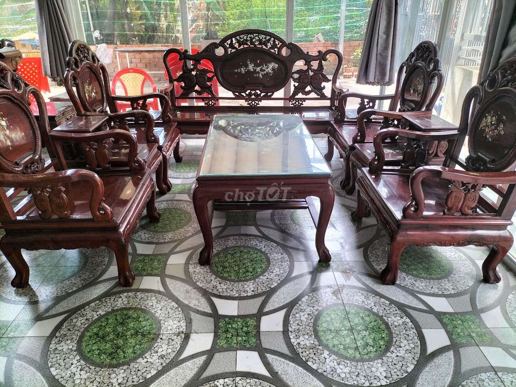 Bộ bàn ghế Gỗ Nâu đỏ Cổ điển. Mua bán Bàn ghế tại Quận Bình Tân Tp Hồ Chí Minh được đăng bởi Leanhquang hình 1