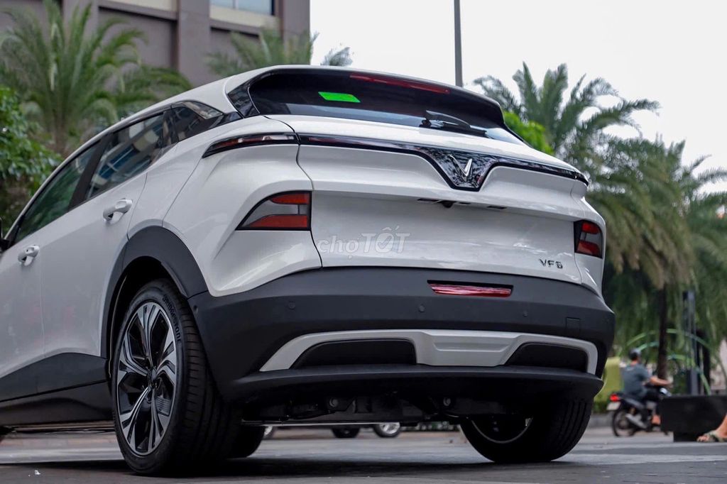 VINFAST VF6 PLUS GIẢM 4% XĂNG ĐỔI ĐIỆN GIẢM 15TR. Mua bán Ô tô tại Quận 12 Tp Hồ Chí Minh được đăng bởi Chí Nhân VinFast hình 6