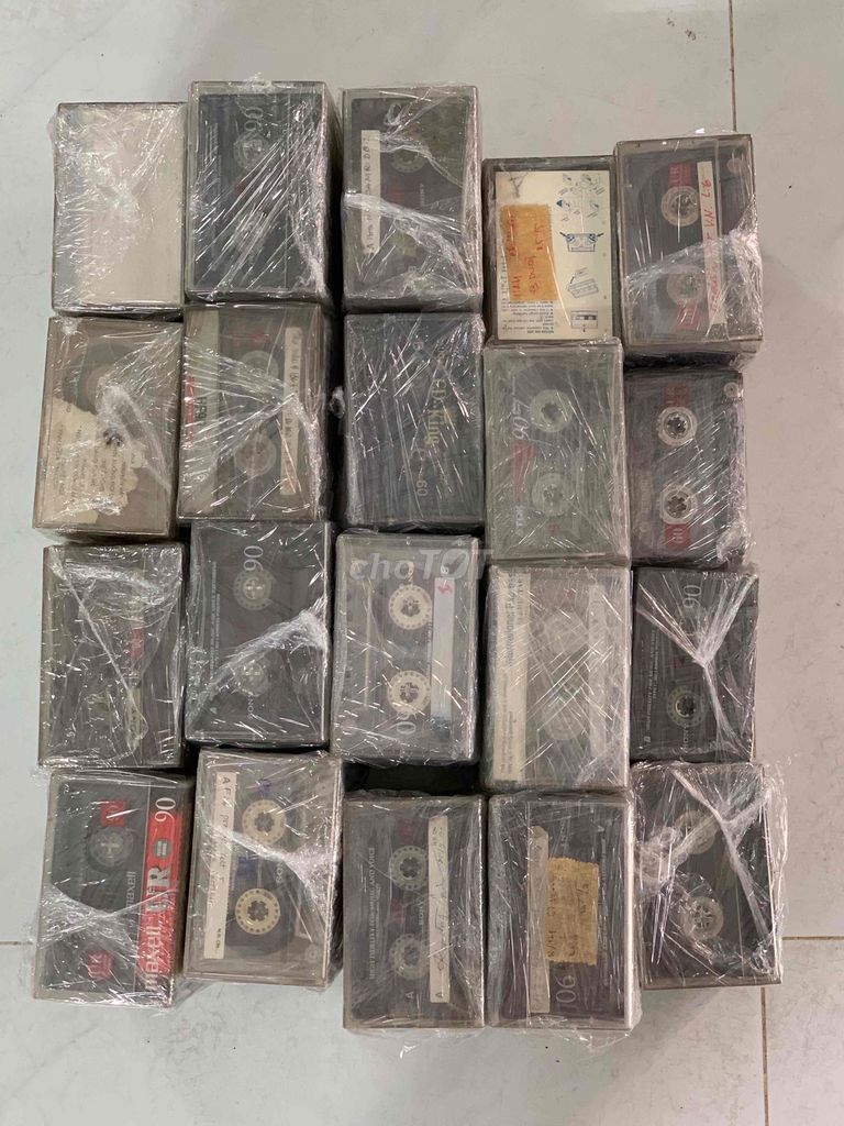 200 cuốn băng cassette 2t2