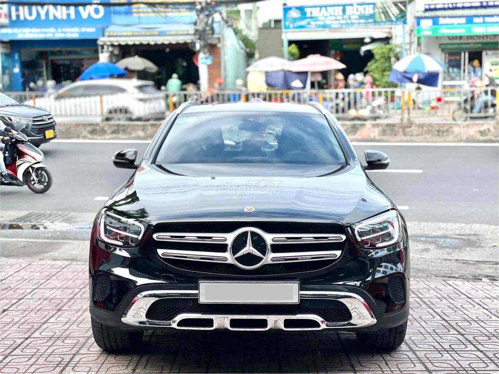 Mercedes GLC200 2022 đen 1 chủ đi 3 vạn Km như mơi