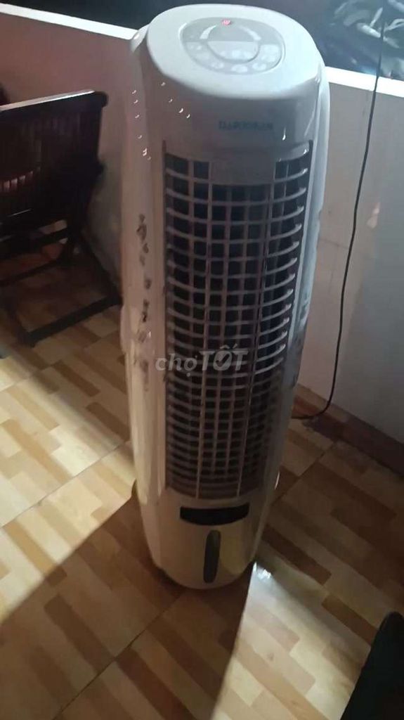 Quạt điều hòa nhựa trắng, loại đứng