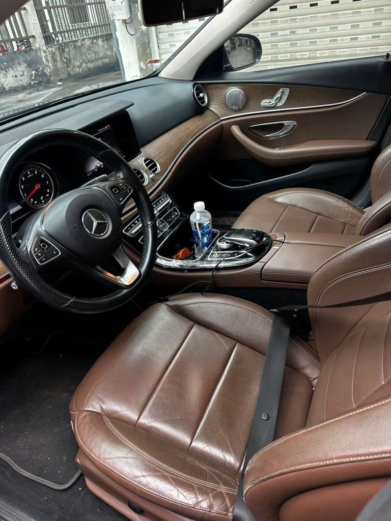 Mercedes E200 - model 2018. Mua bán Ô tô tại Quận 7 Tp Hồ Chí Minh được đăng bởi Lê  hình 6