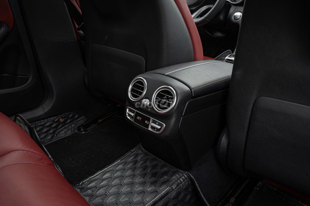 Hàng hiếm C300 AMG 2018 Trắng đỏ đồ chơi nhiều. Mua bán Ô tô tại Quận 7 Tp Hồ Chí Minh được đăng bởi tuấn anh hình 18