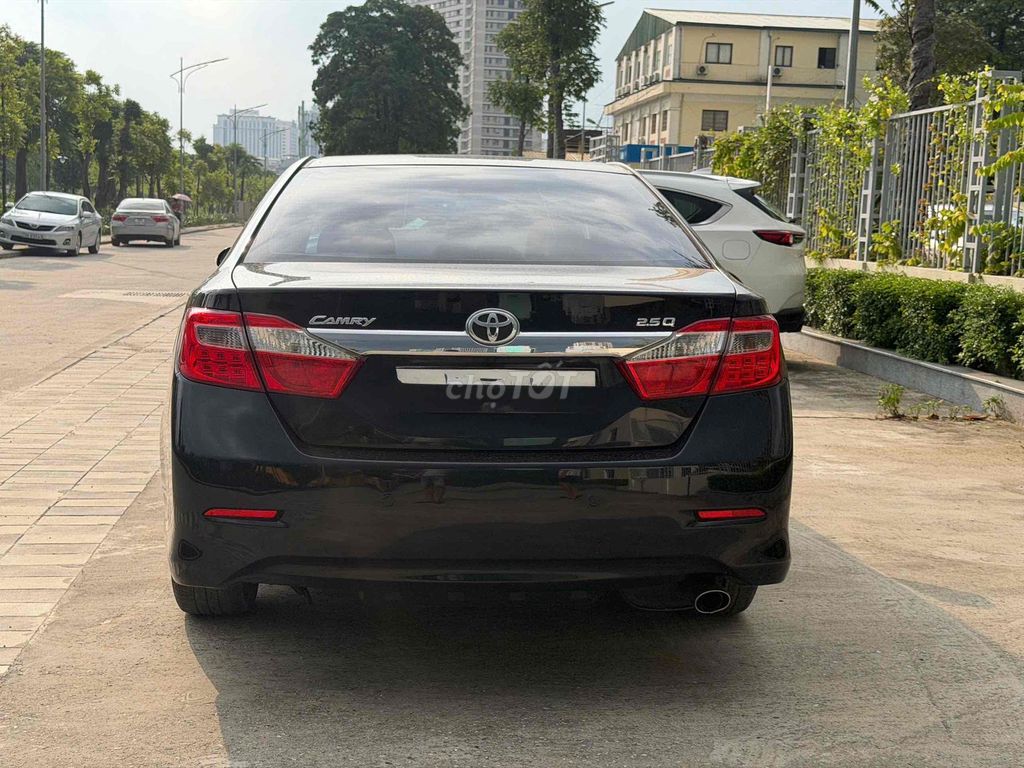 Toyota Camry 2.0E 2014 Đen 100000 km