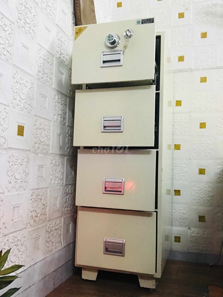 DI CHUYỂN KÉT SẮT