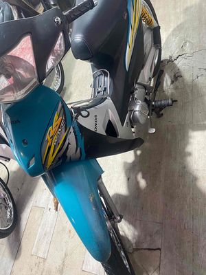 nhà mình thừa xe cần bán. Mua bán Xe máy tại Quận Tây Hồ Hà Nội được đăng bởi Anh Minh