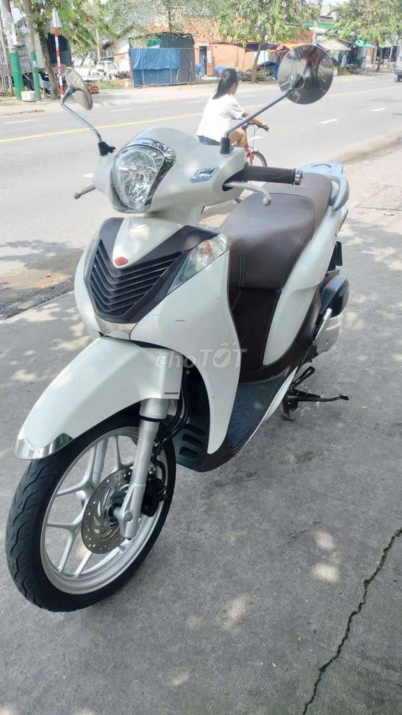 . góp o đồng .Sh mode khóa smk zin đẹp bs83. Mua bán Xe máy tại Thành phố Dĩ An Bình Dương được đăng bởi xe máy hồng phát dĩ An Bình Dương  hình 7