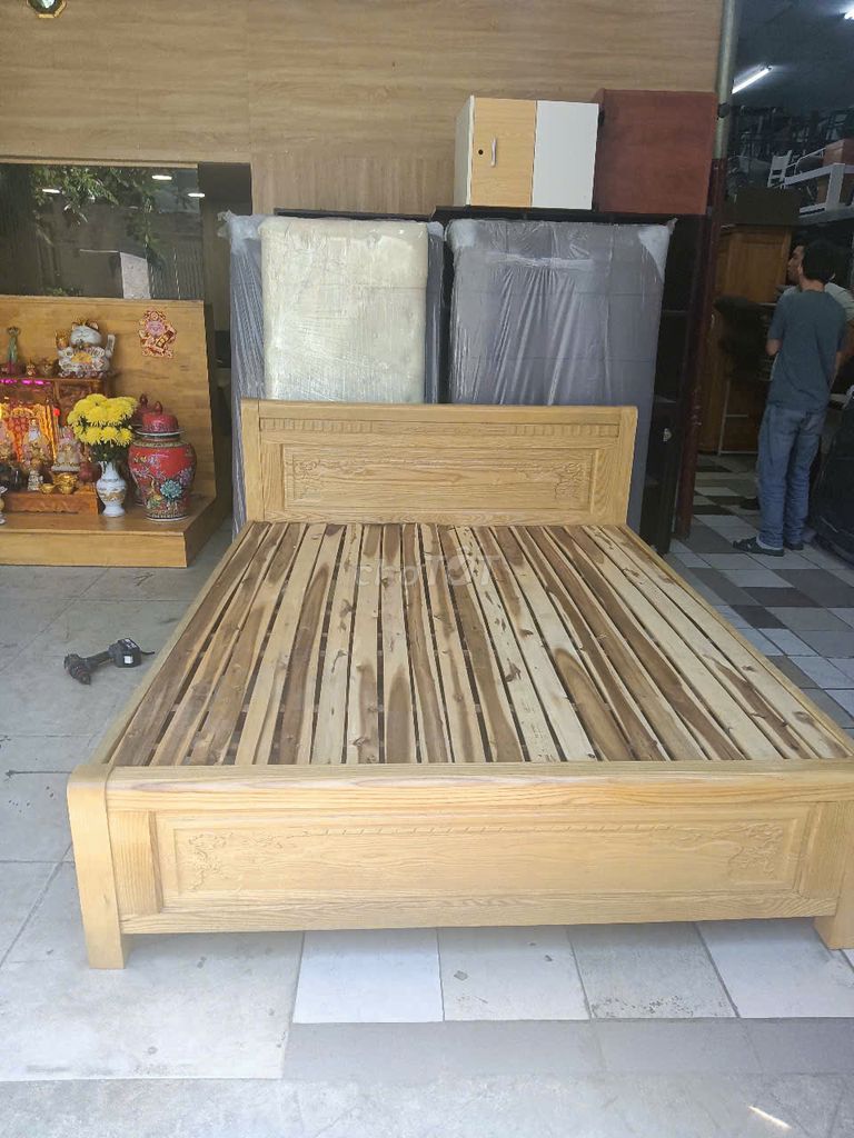 Giường gỗ sồi 1m6 x 2m như mới