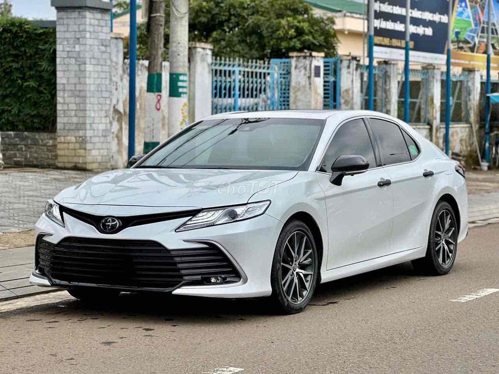 Toyota Camry 2022 2.0 Q. Mua bán Ô tô tại Quận Đống Đa Hà Nội được đăng bởi Hùng Nguyễn hình 2