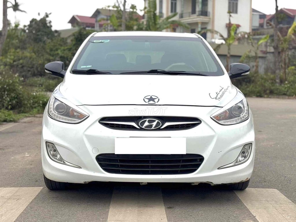 Hyundai Accent  1.4 AT Hatchback - Đẹp xuất sắc